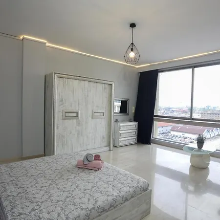 Iris Салоники